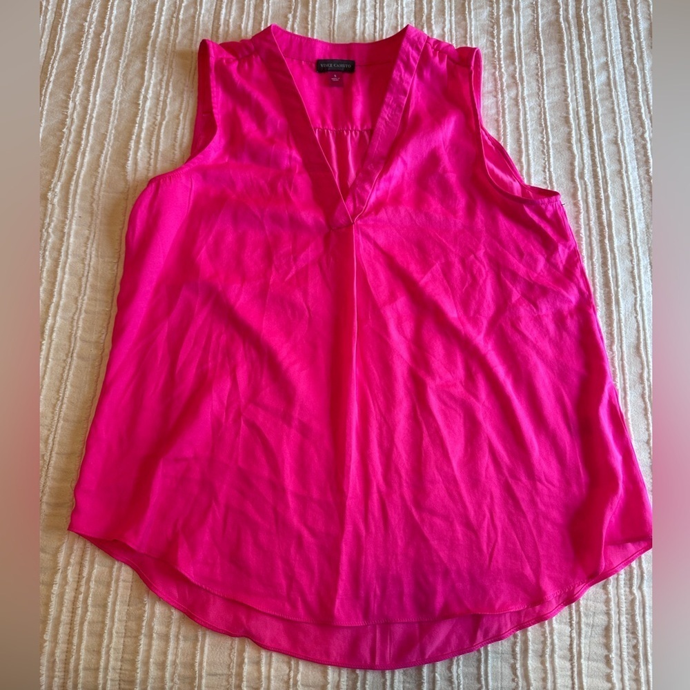 Vince Camuto Small Barbie Vivid Pink Sleeveless Blouse NWOT collar Silk like - Picture 2 of 6